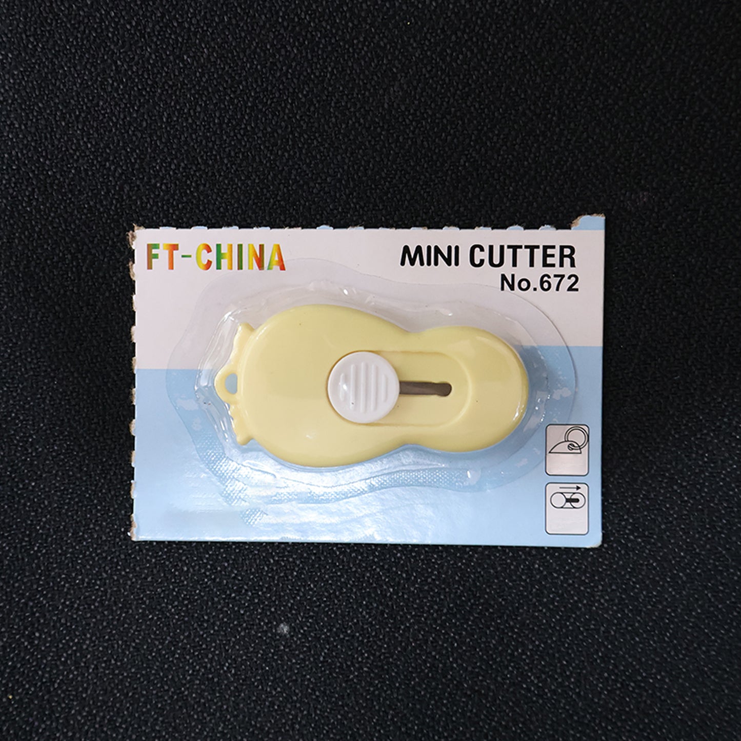 safety cutter 9 cm with retractable blade pack of 1