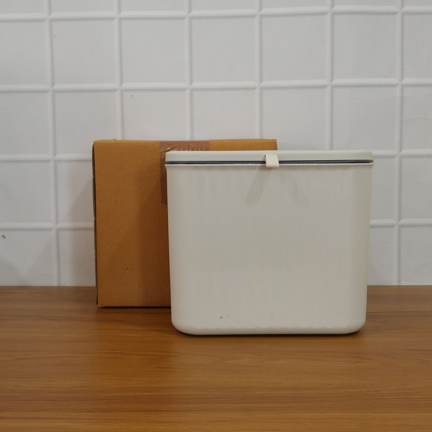 plastic kitchen dustbin with lid wall mounted 24 cm x 27 cm x 16 cm