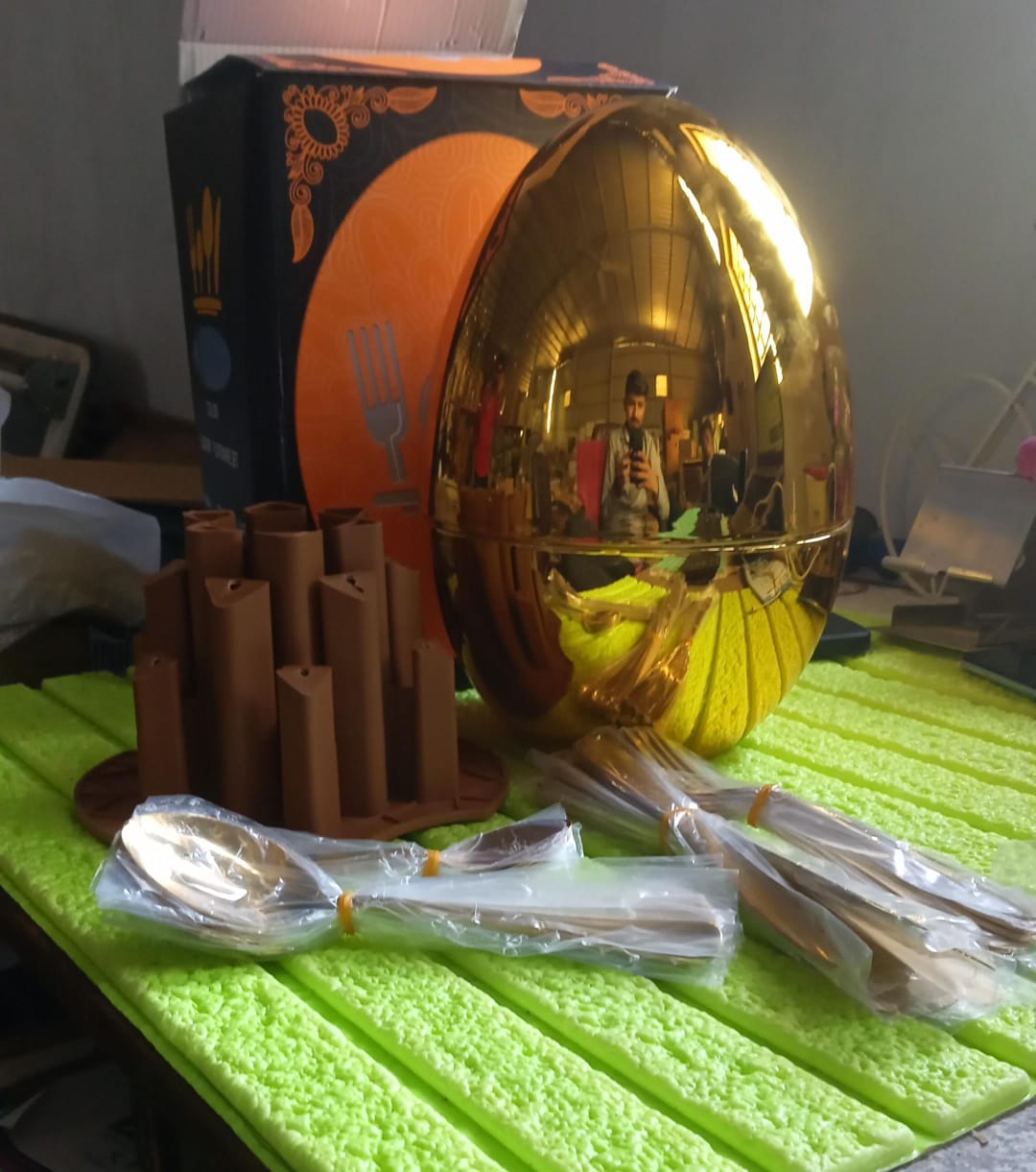 cutlery set 24 pcs with oval shaped stand stainless steel