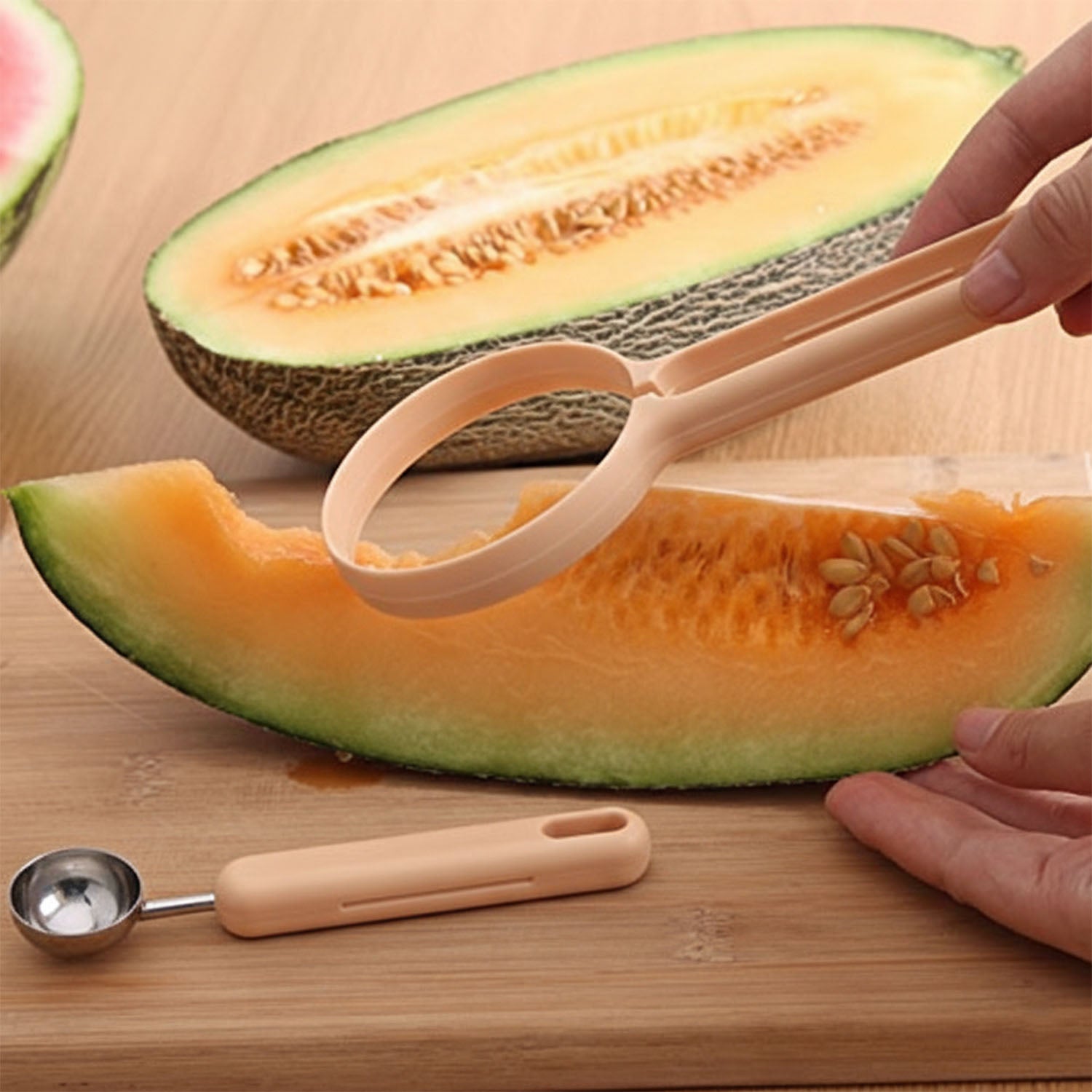 2 In 1 Fruit Scooper And Cutter Tool (1 Pc)