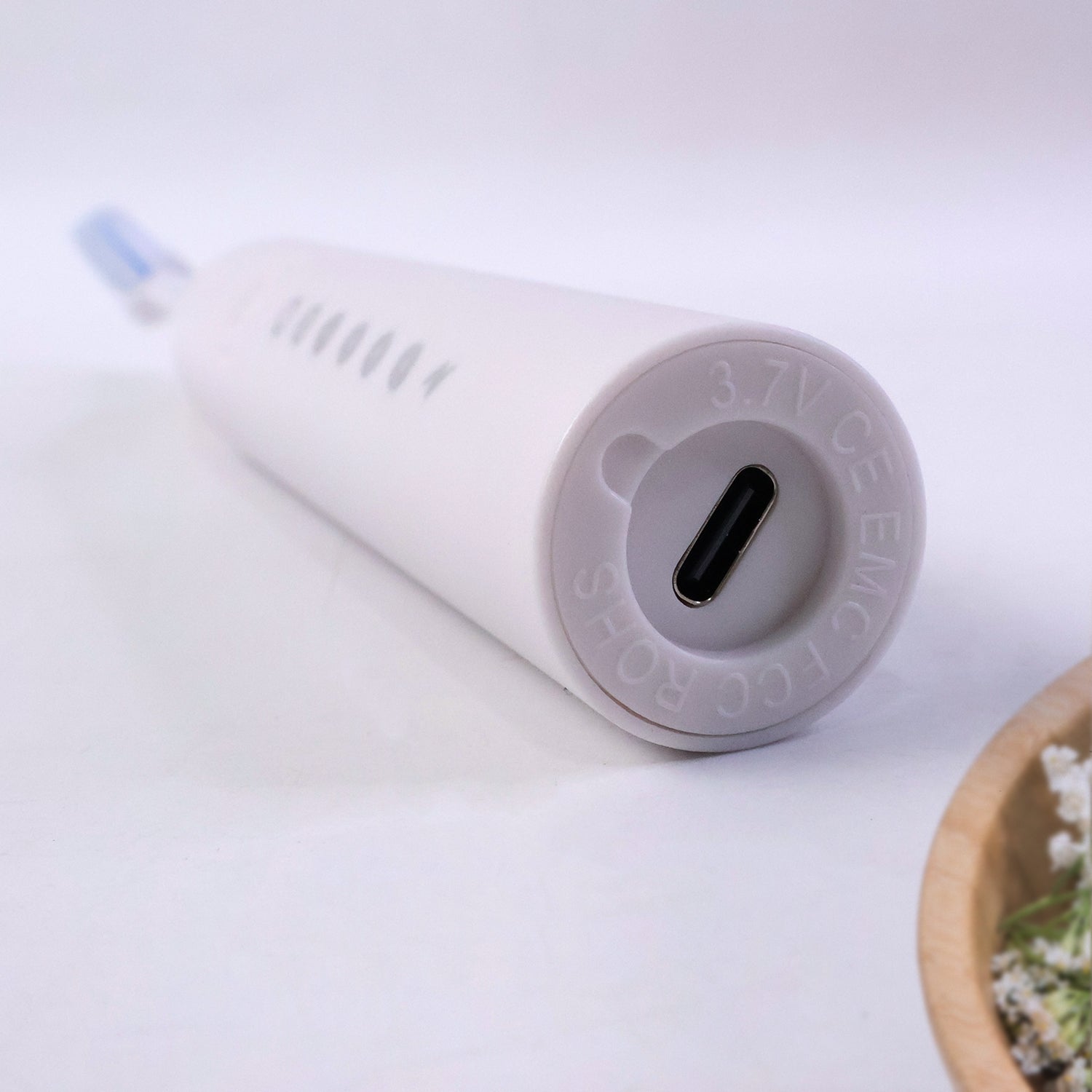 white rechargeable electric toothbrush with 4 brush heads pack of 1