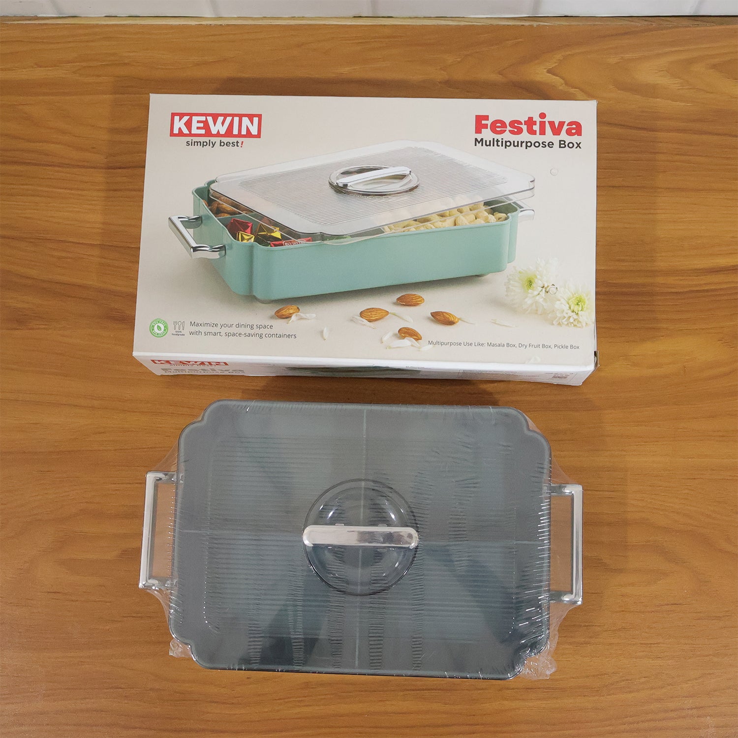 4 compartment plastic food storage container with transparent lid