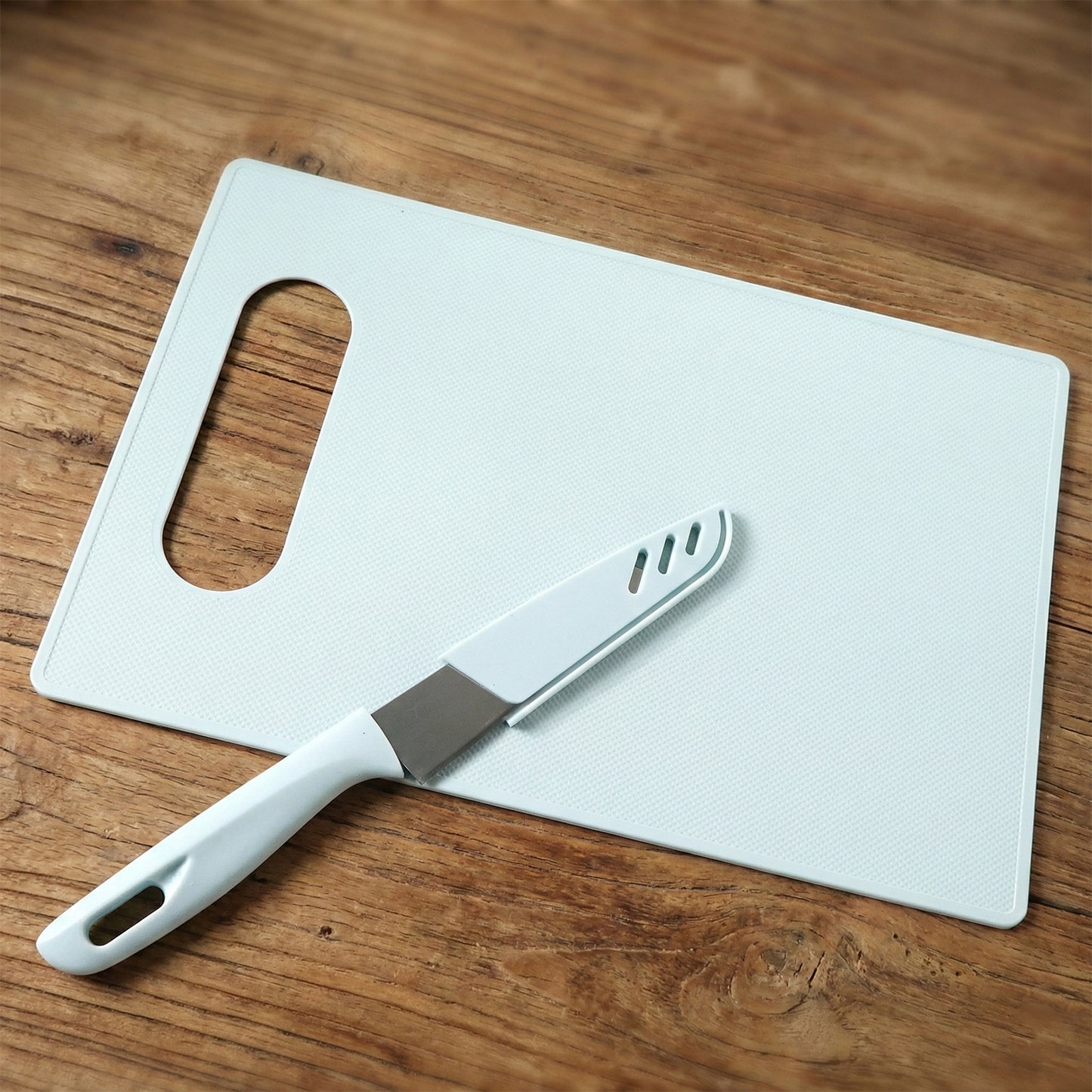 2-in-1 kitchen chopping board with knife set for food preparation