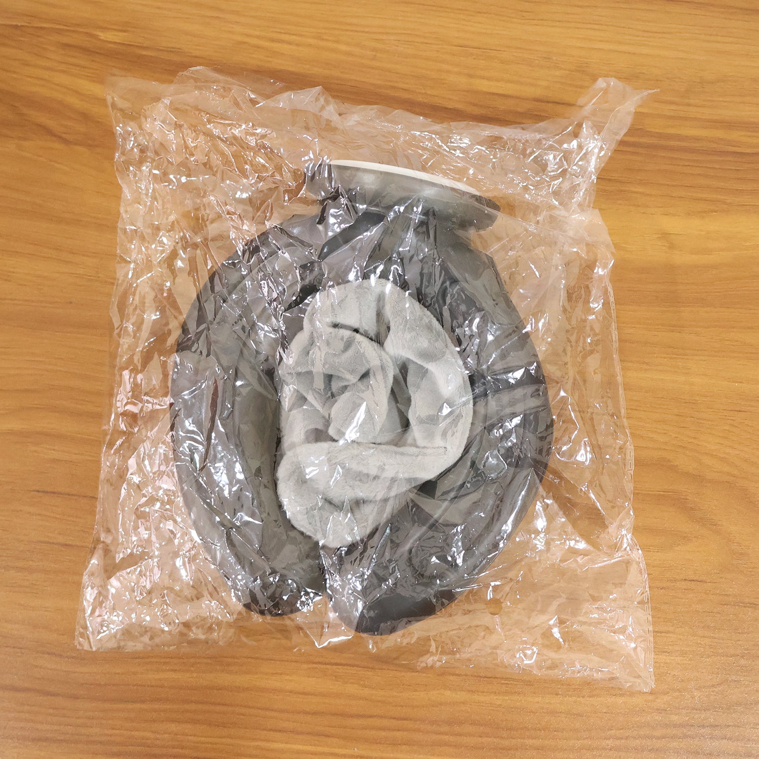 soft ergonomic u-shaped comfort support pillow for neck knee leg pack of 1