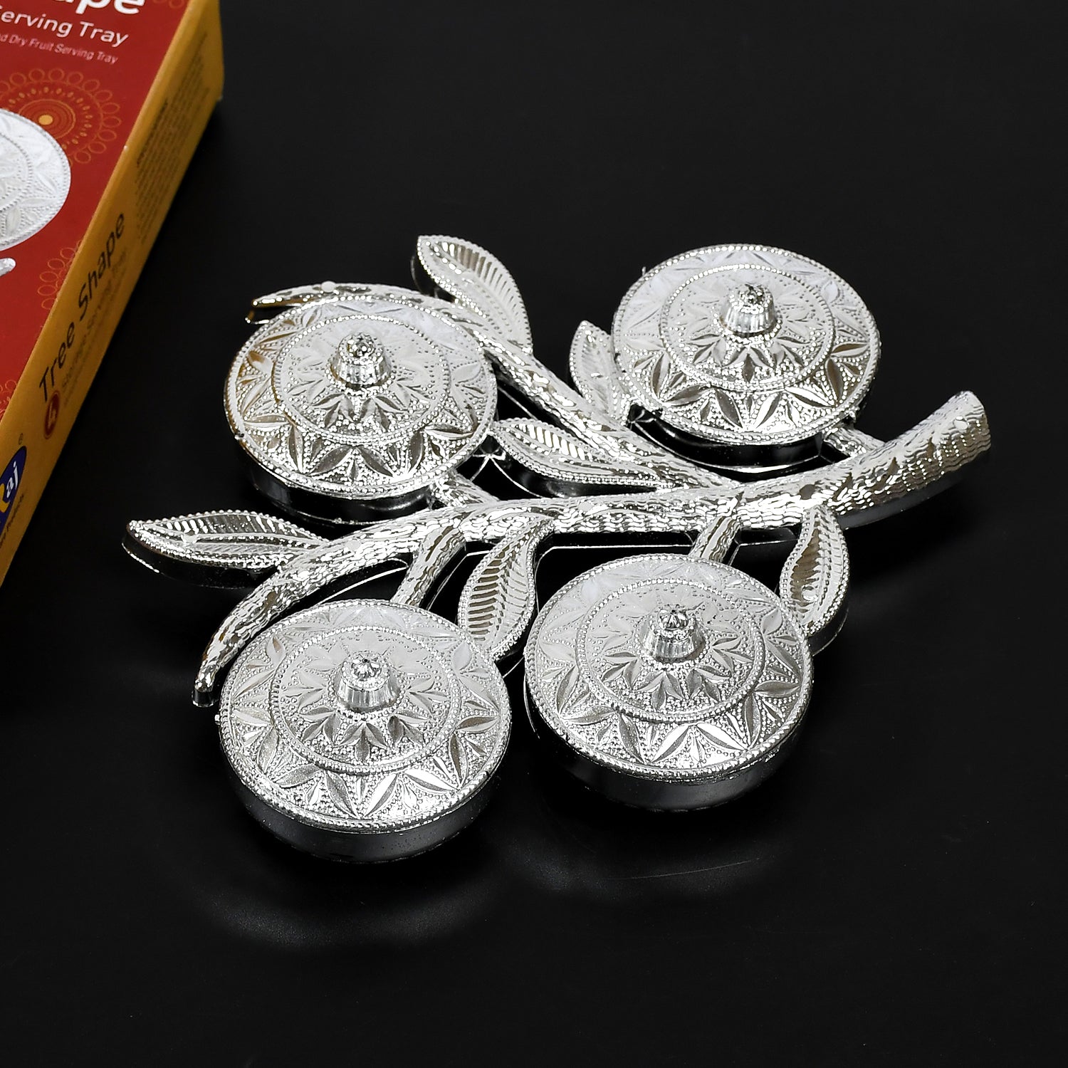 serving tray 24 cm with four compartments for snacks and dry fruits