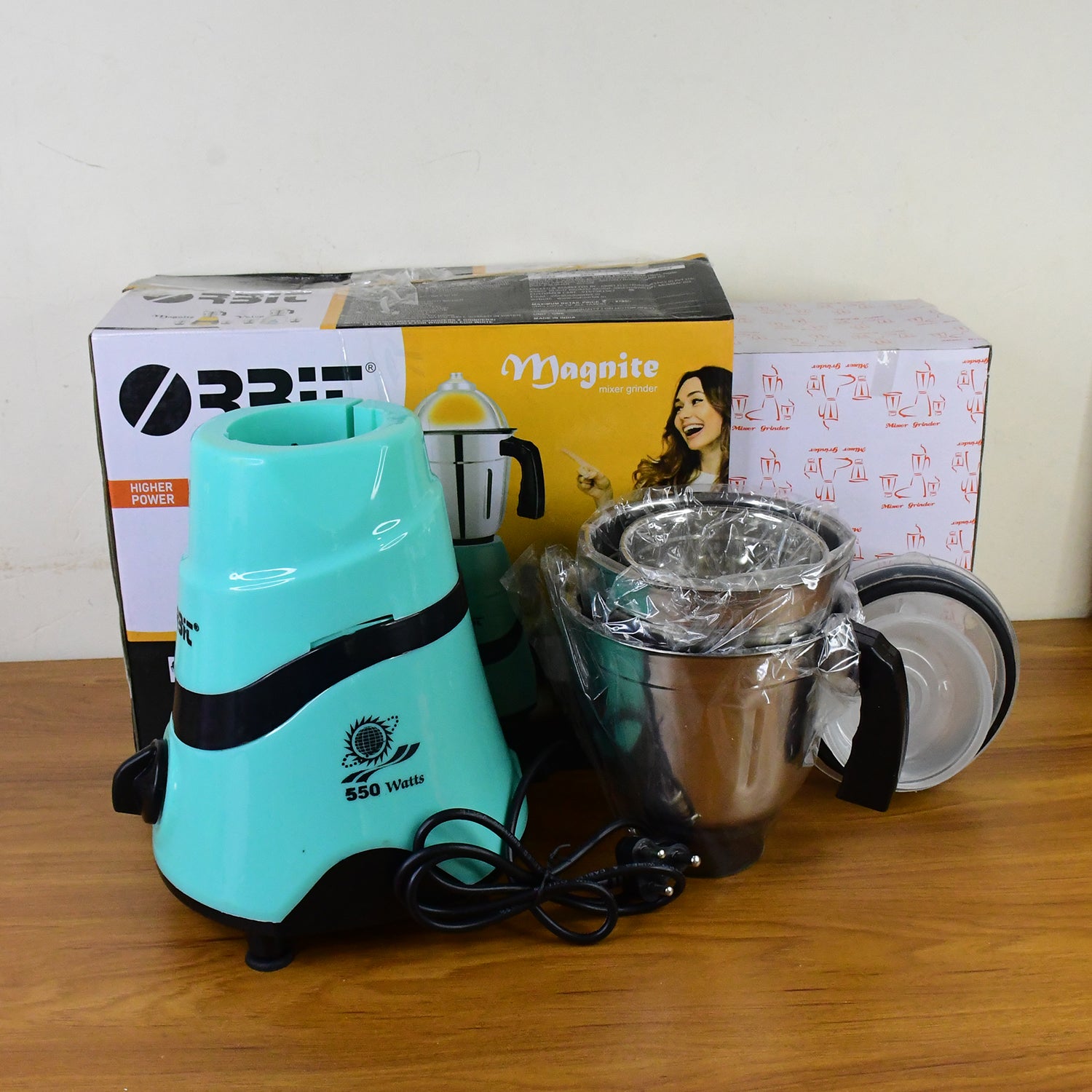 mixer grinder with 550w motor and 3 stainless steel jars