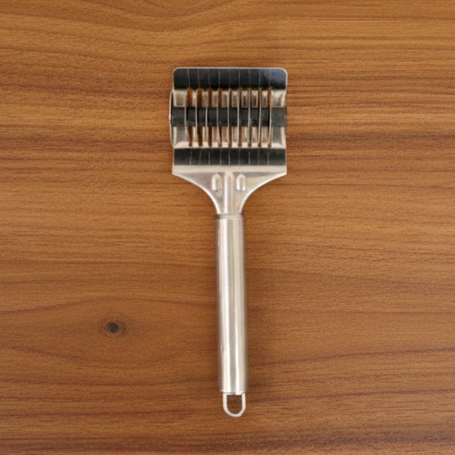 electric hand mixer with stainless steel beaters and dough hooks 28cm