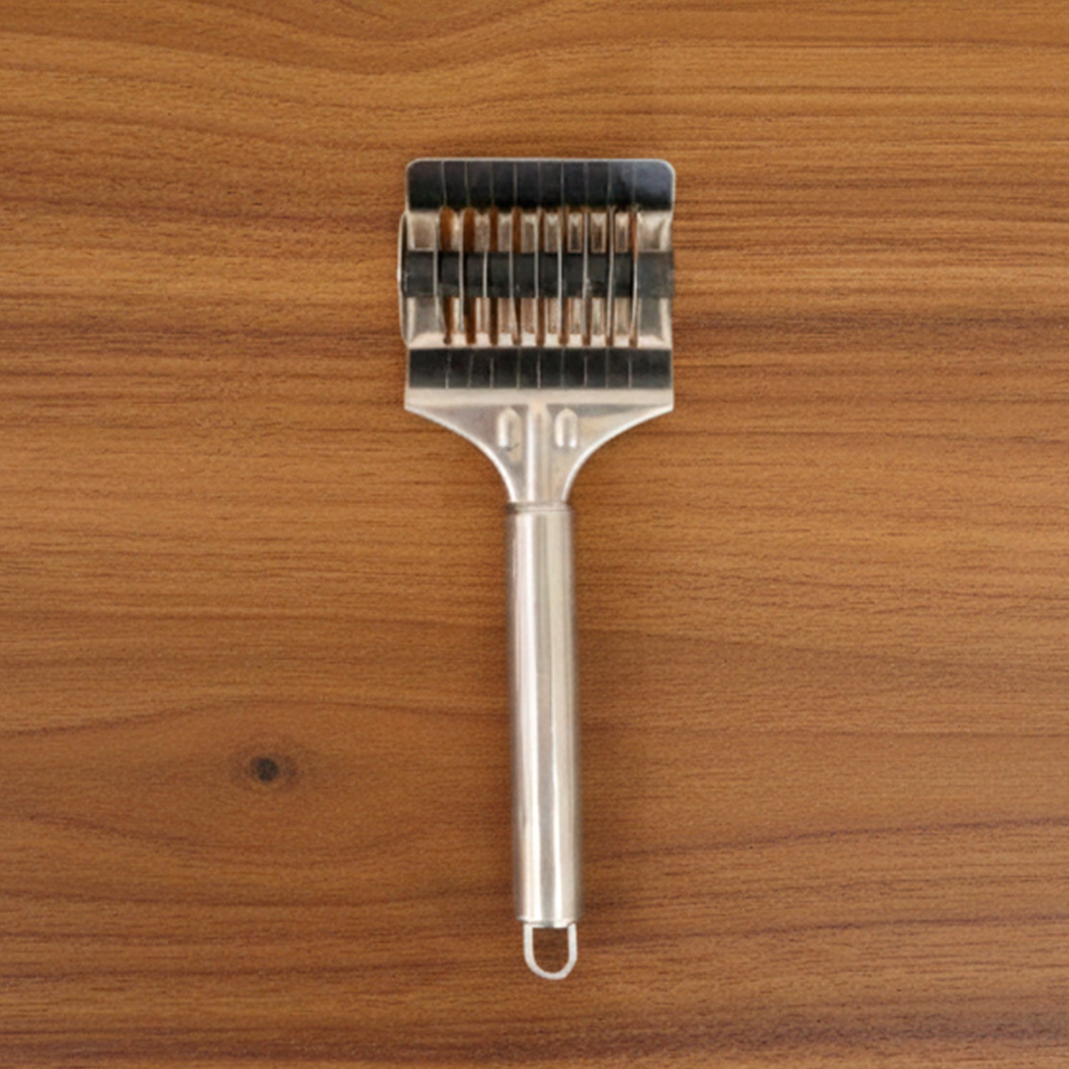 electric hand mixer with stainless steel beaters and dough hooks 28cm