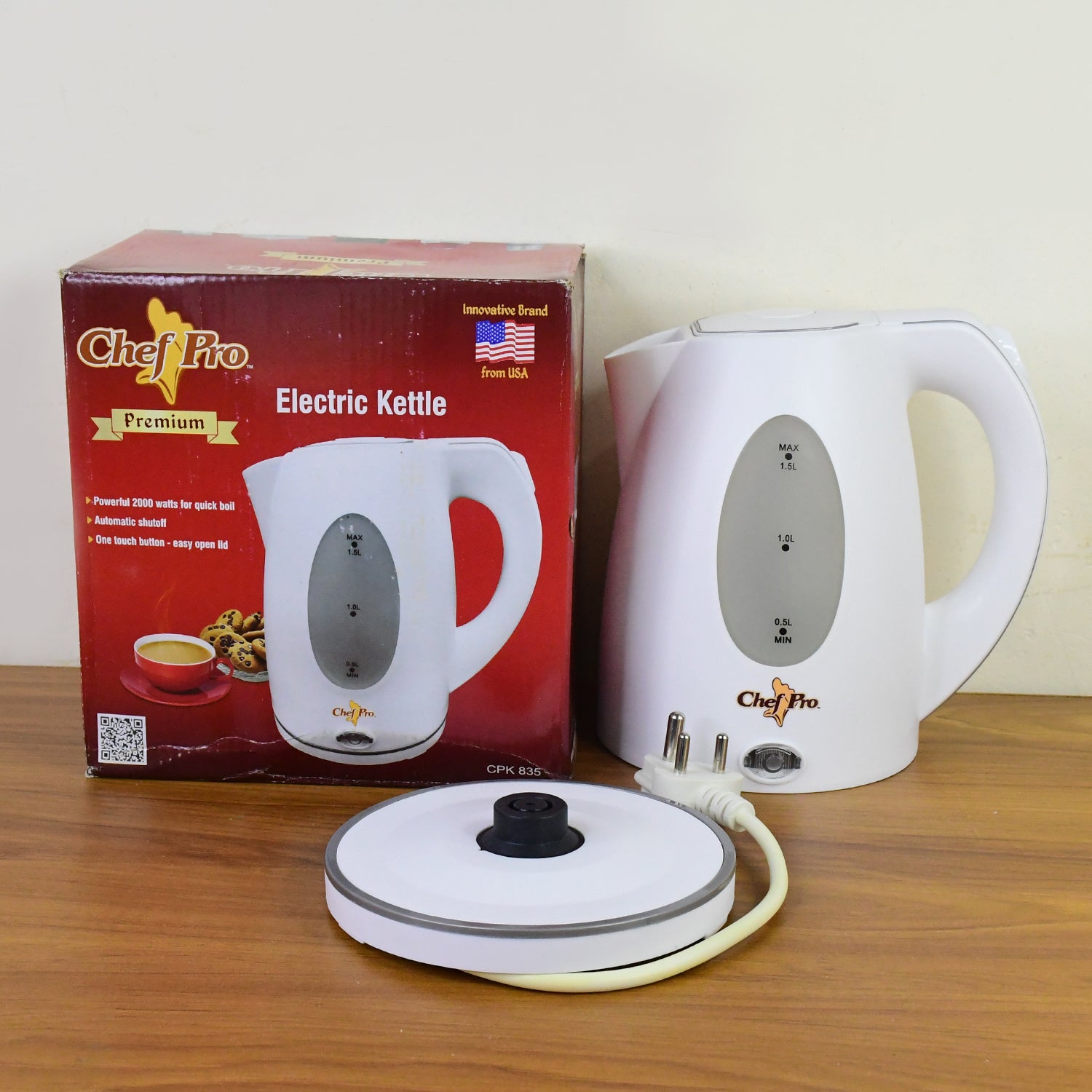 electric kettle 1.5 liter capacity with ergonomic handle