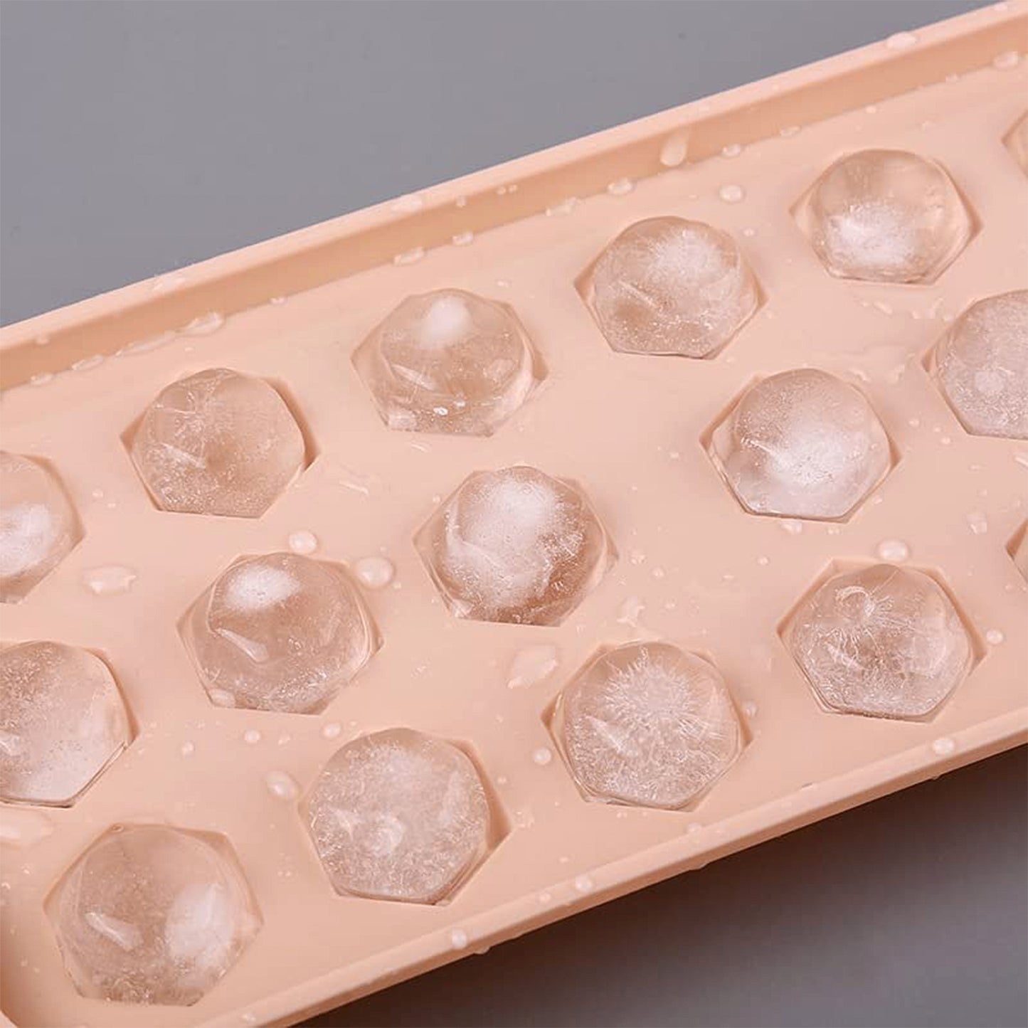 plastic ice cube tray with 18 cavities for freezing