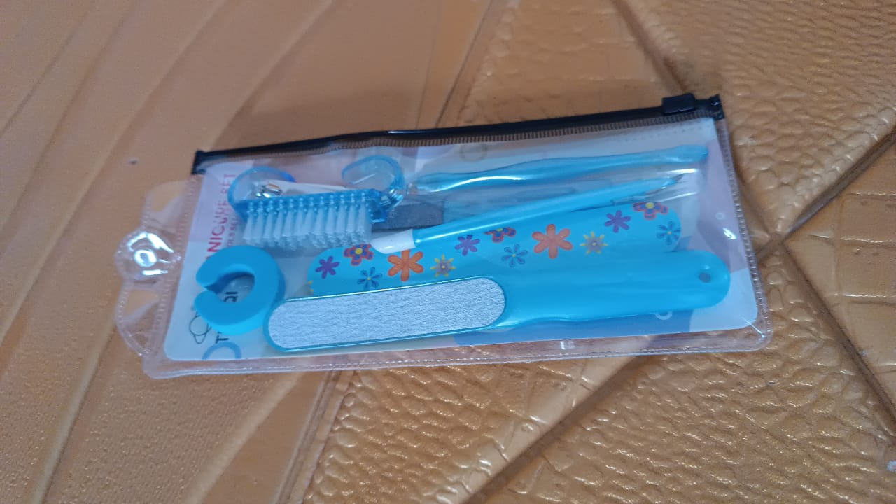 durable plastic 8 in 1 manicure set for nail care pack of 1